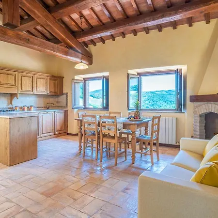Beautiful In Camerino With Outdoor Swimming Pool, Wifi And 2 Bedrooms Holiday home Crispiero