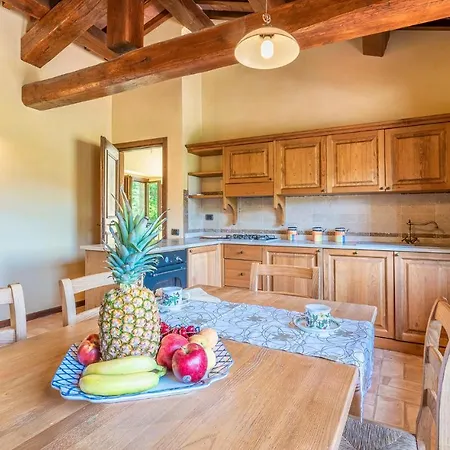 Beautiful In Camerino With Outdoor Swimming Pool, Wifi And 2 Bedrooms Crispiero