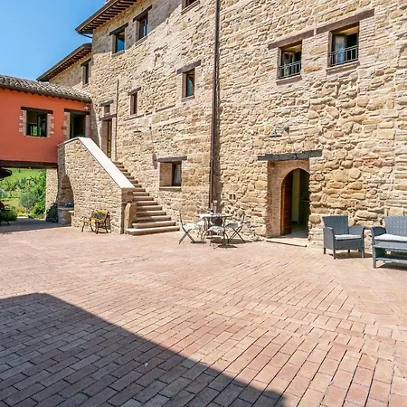 Beautiful In Camerino With Outdoor Swimming Pool, Wifi And 2 Bedrooms