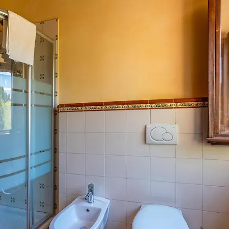Casa vacanze Beautiful In Camerino With Outdoor Swimming Pool, Wifi And 2 Bedrooms *