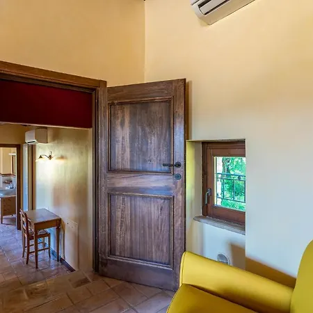 Beautiful In Camerino With Outdoor Swimming Pool, Wifi And 2 Bedrooms Casa vacanze *