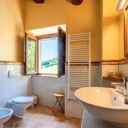 Casa vacanze Beautiful In Camerino With Outdoor Swimming Pool, Wifi And 2 Bedrooms *
