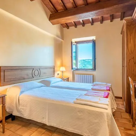 Beautiful In Camerino With Outdoor Swimming Pool, Wifi And 2 Bedrooms Crispiero